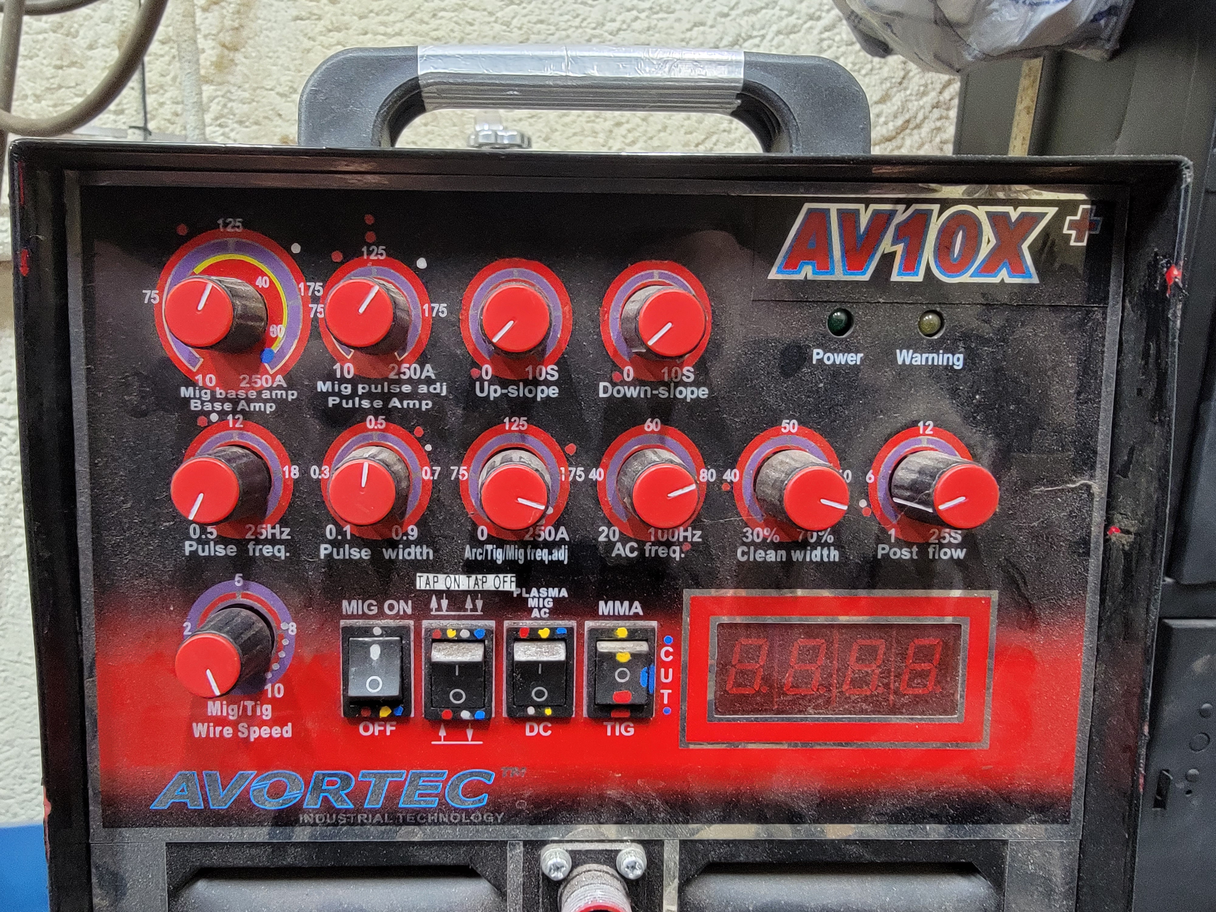Avortec AV10X+ front panel
